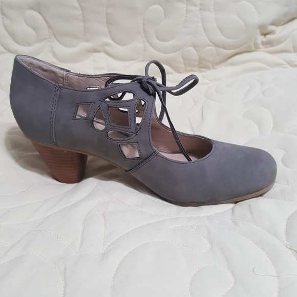 Chelsea Crew Vinny Cutout Pump Taupe - Picture 5 of 10